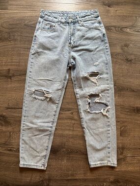 High-Waisted Light Blue Distressed Mom Jeans - Medium/6